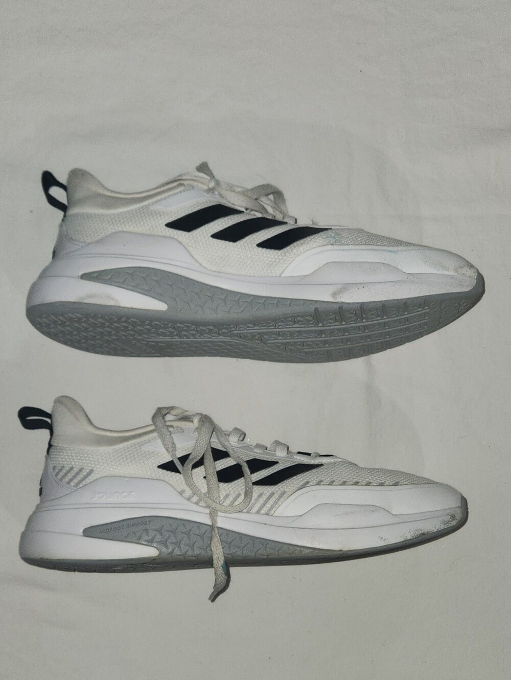 Mens Adidas Trainer V White / Black Tennis Sneaker With Blemishes Size 10.5